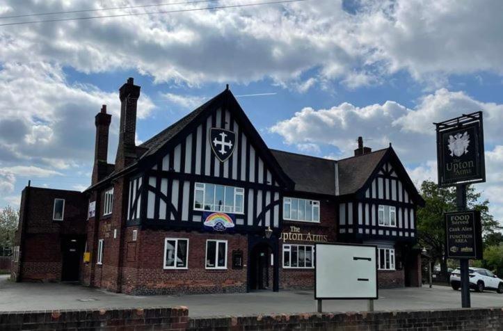 Upton Arms Hotel Pontefract Exterior foto